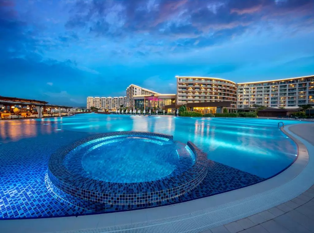 Elexus Hotel Resort and Spa and Casino